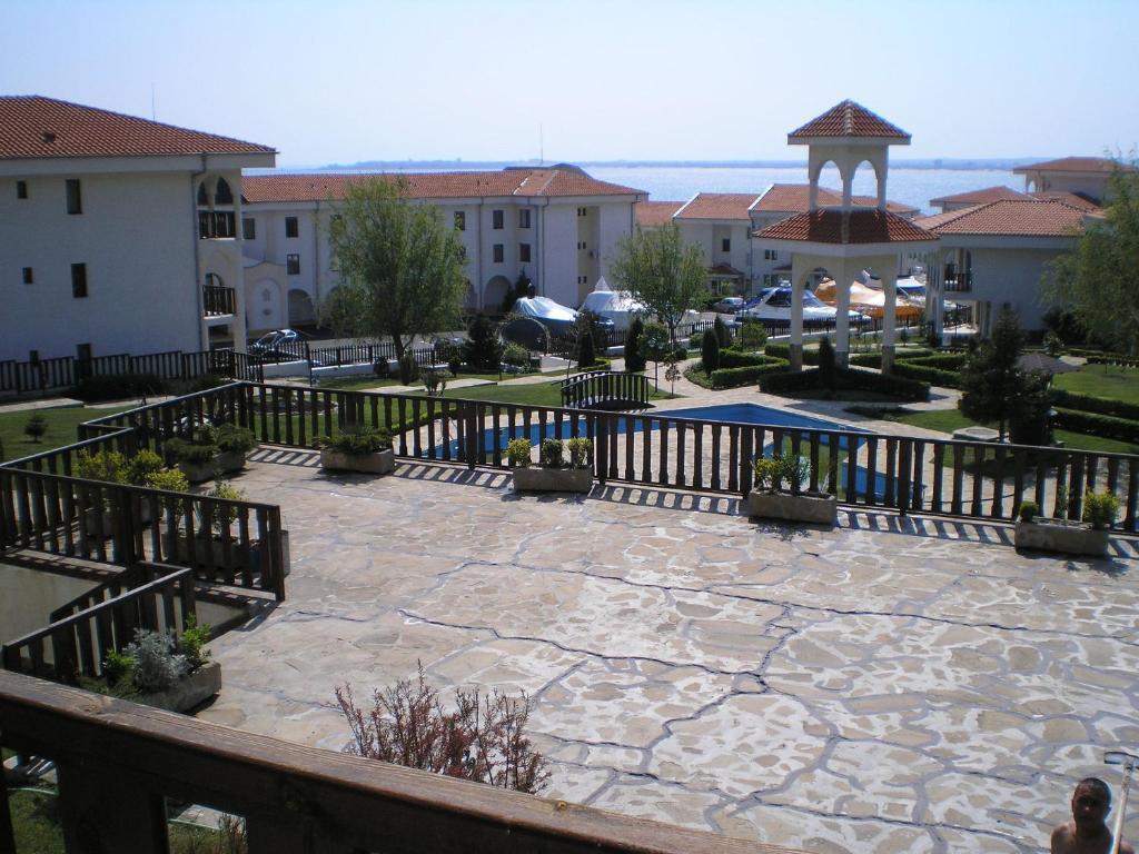 Kambani Bells Apart Complex Sveti Vlas Esterno foto
